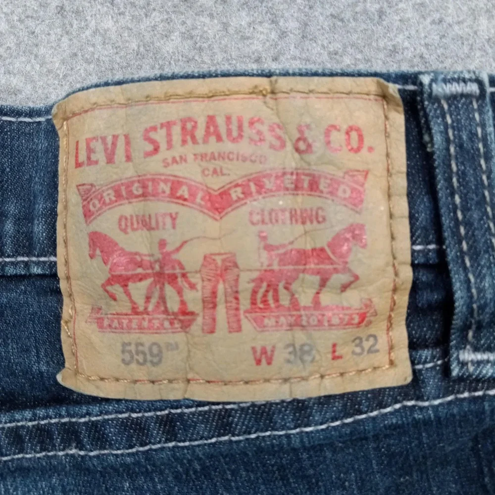 Levi's 559 Jeans Mens 38x32 Blue Relaxed Straight Stretch Denim Zip Fly Mid Rise